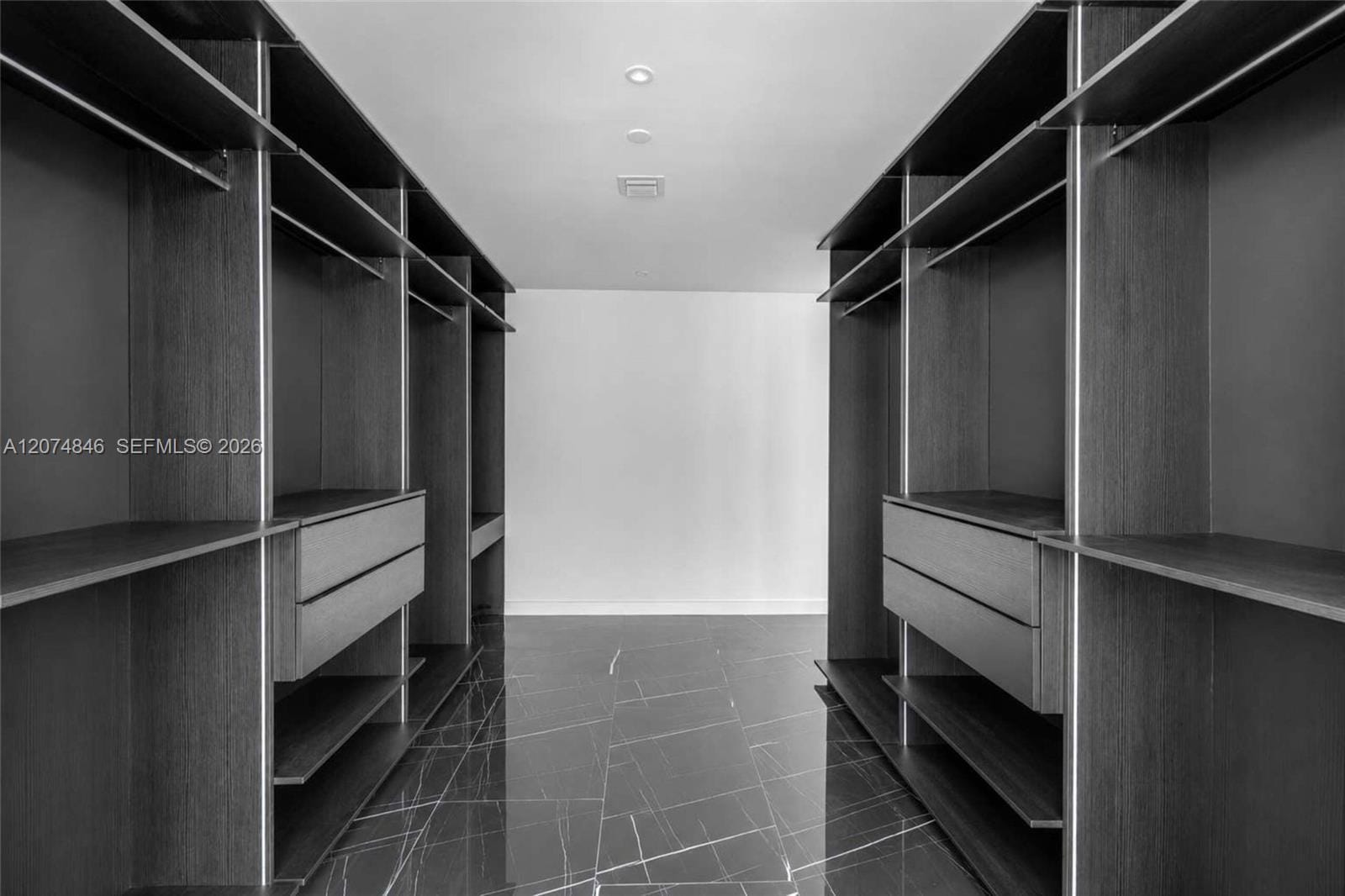 20 NE 11th Street 6101, Miami, FL 33132 photo 13