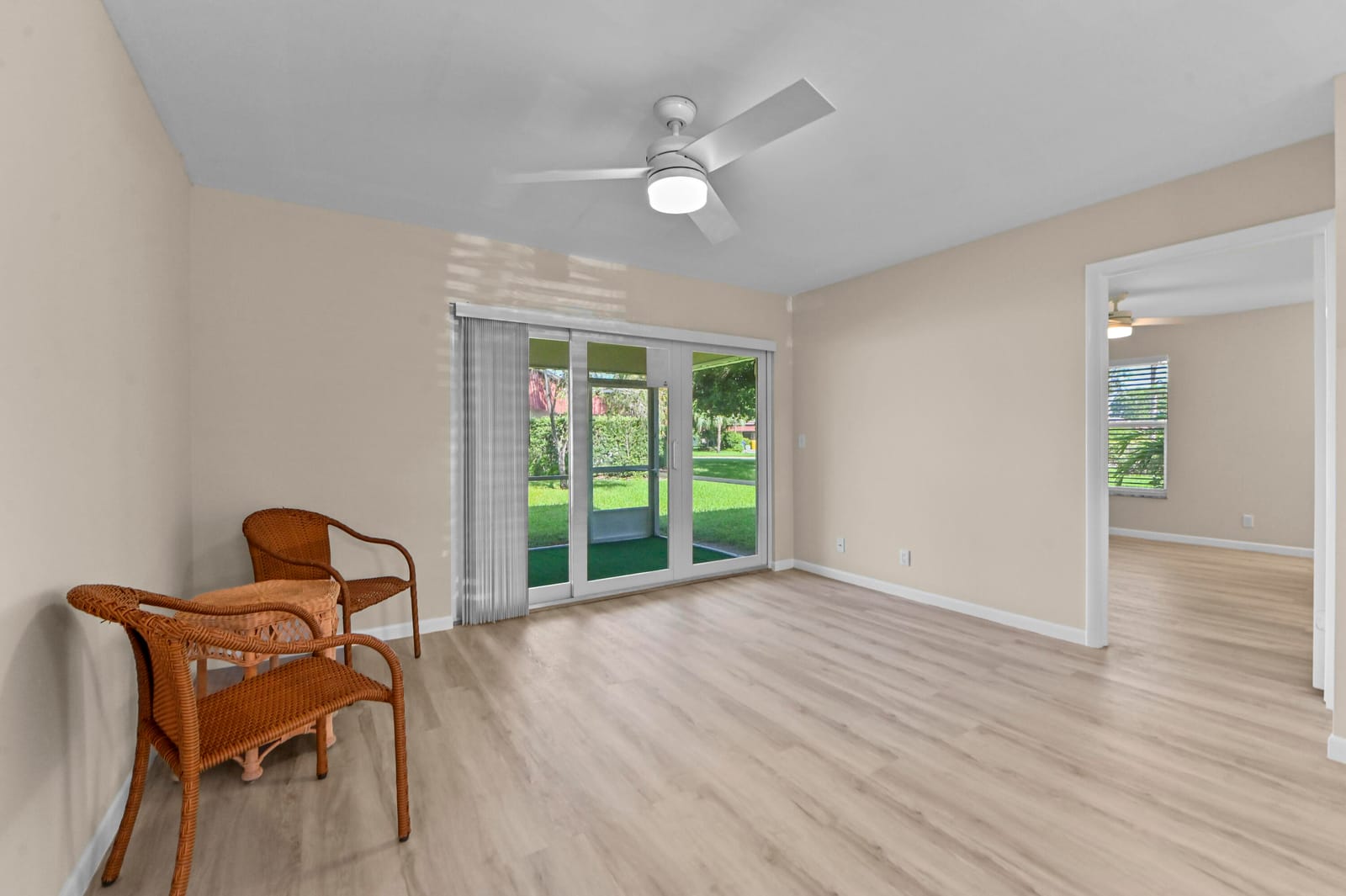 812 Salem Lane — photo 4