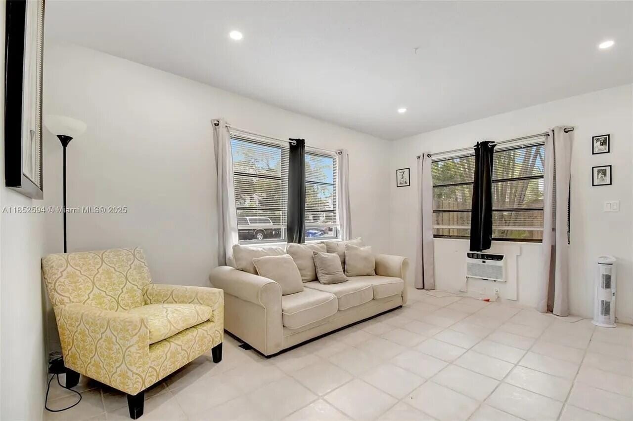 1213 SE 1st Street 1 — photo 7
