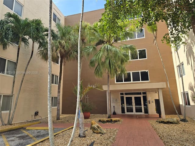 6940 Miami Gardens Drive 1-319, Hialeah, FL 33015