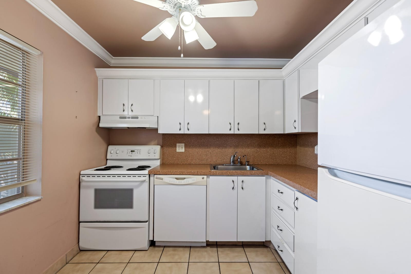 6 ABBEY Lane 206 — photo 7