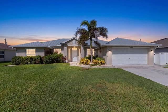 3950 SW KAKOPO Street, sold in Port St Lucie Section 2, Port St Lucie, FL