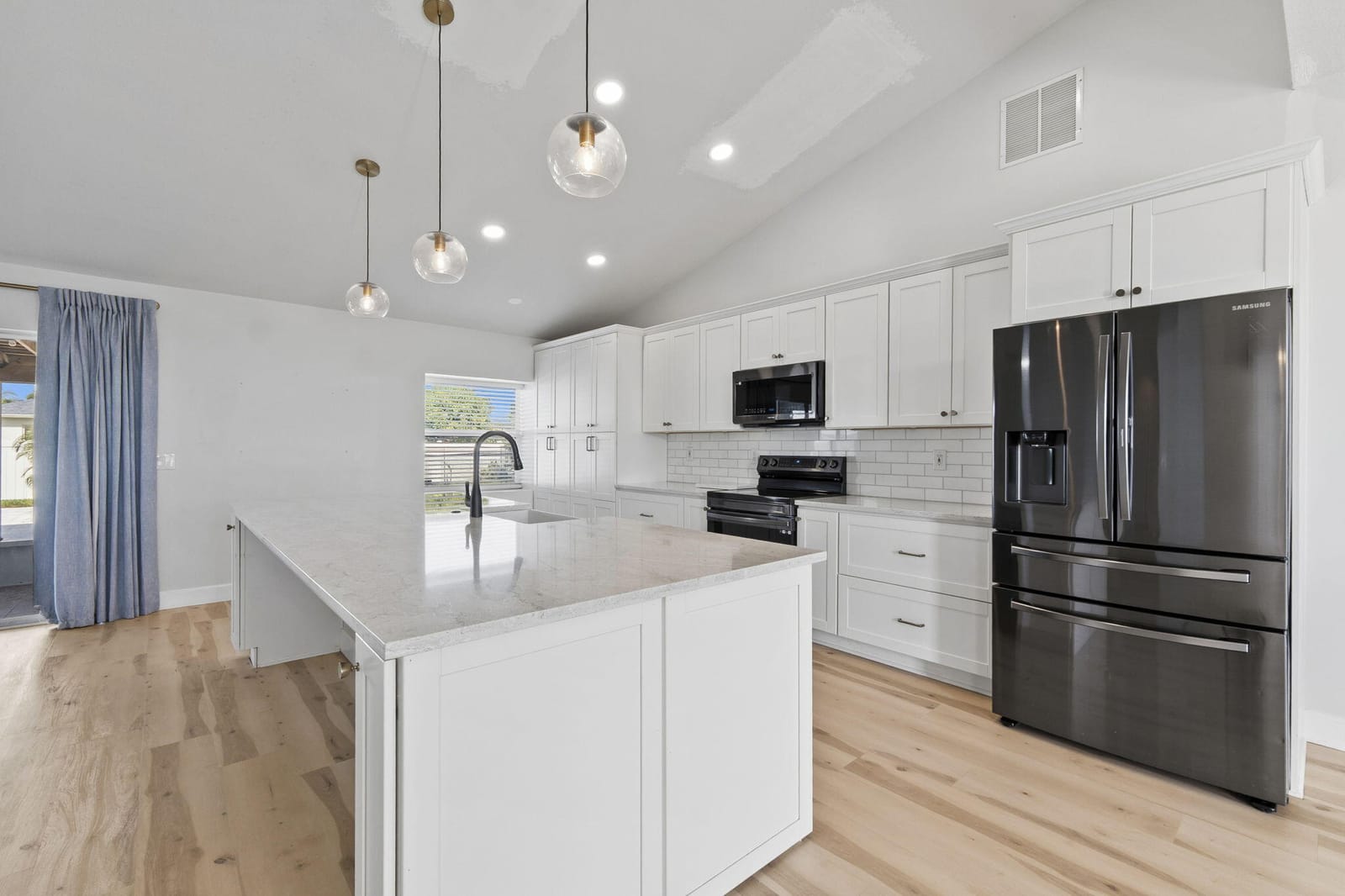 3950 SW KAKOPO Street — photo 5