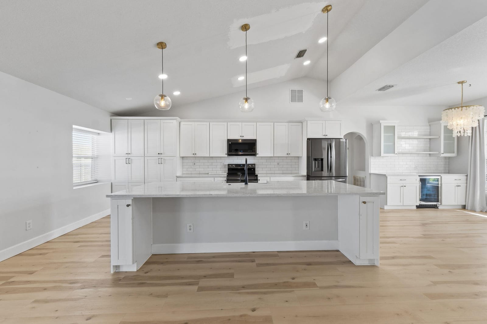 3950 SW KAKOPO Street — photo 7