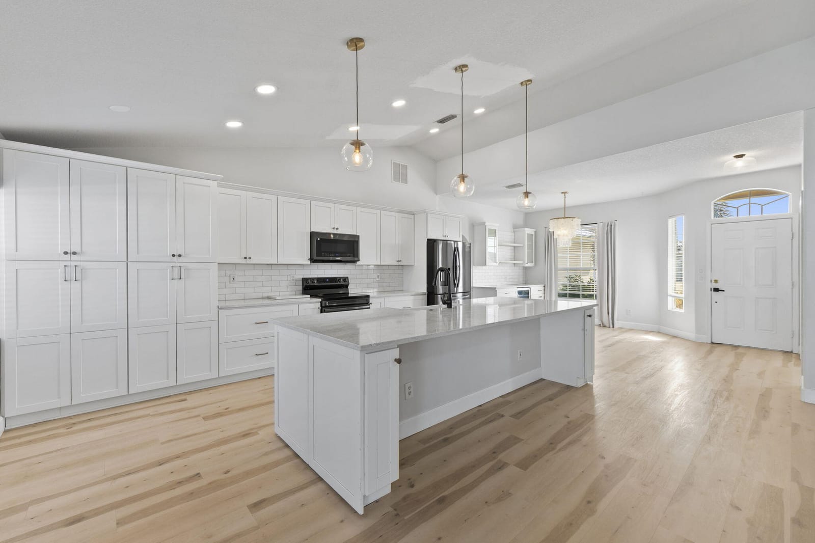 3950 SW KAKOPO Street — photo 8