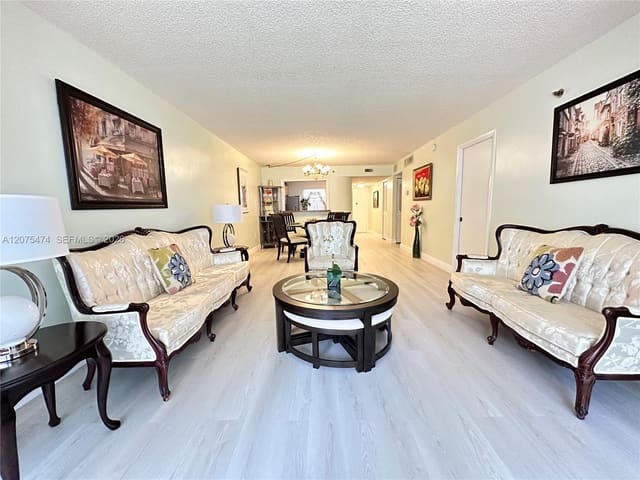 3910 Inverrary Boulevard 202-B, 18th Hole At Inverrary, Lauderhill, FL