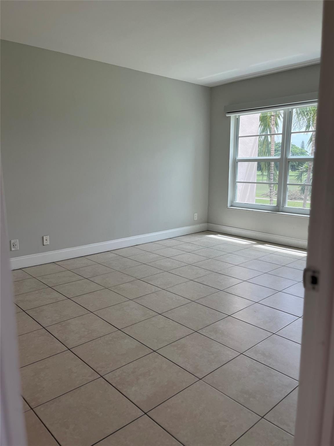 3100 N PALM AIRE Drive 204 — photo 5