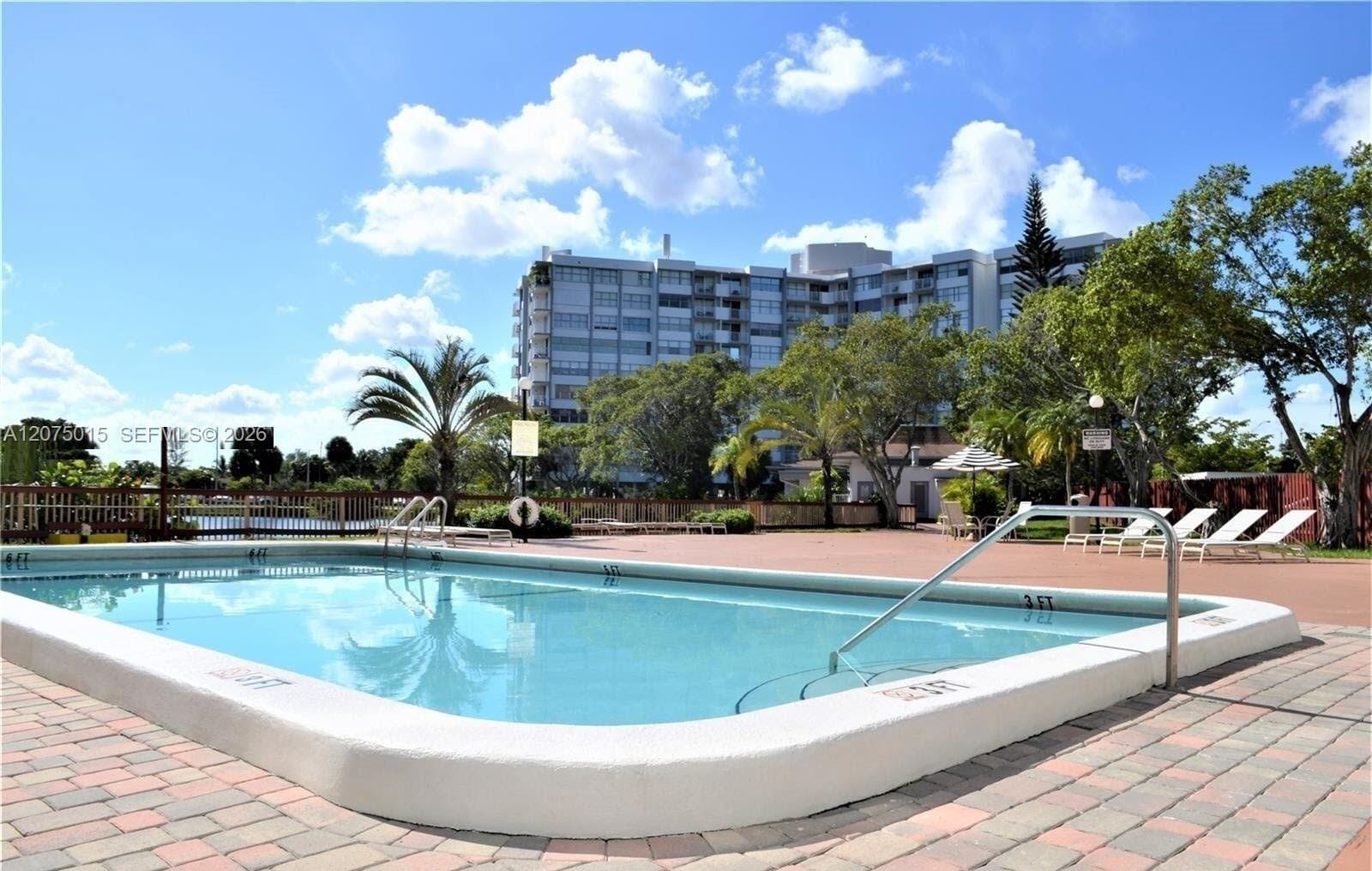 1300 NE Miami Gardens Drive 703E — photo 10
