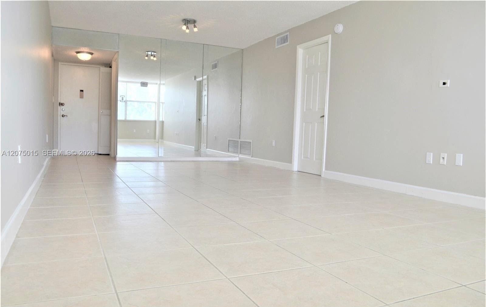 1300 NE Miami Gardens Drive 703E — photo 2
