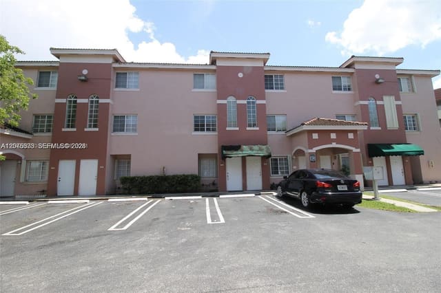 12005 SW 14th Street 407-D, Miami, FL 33184