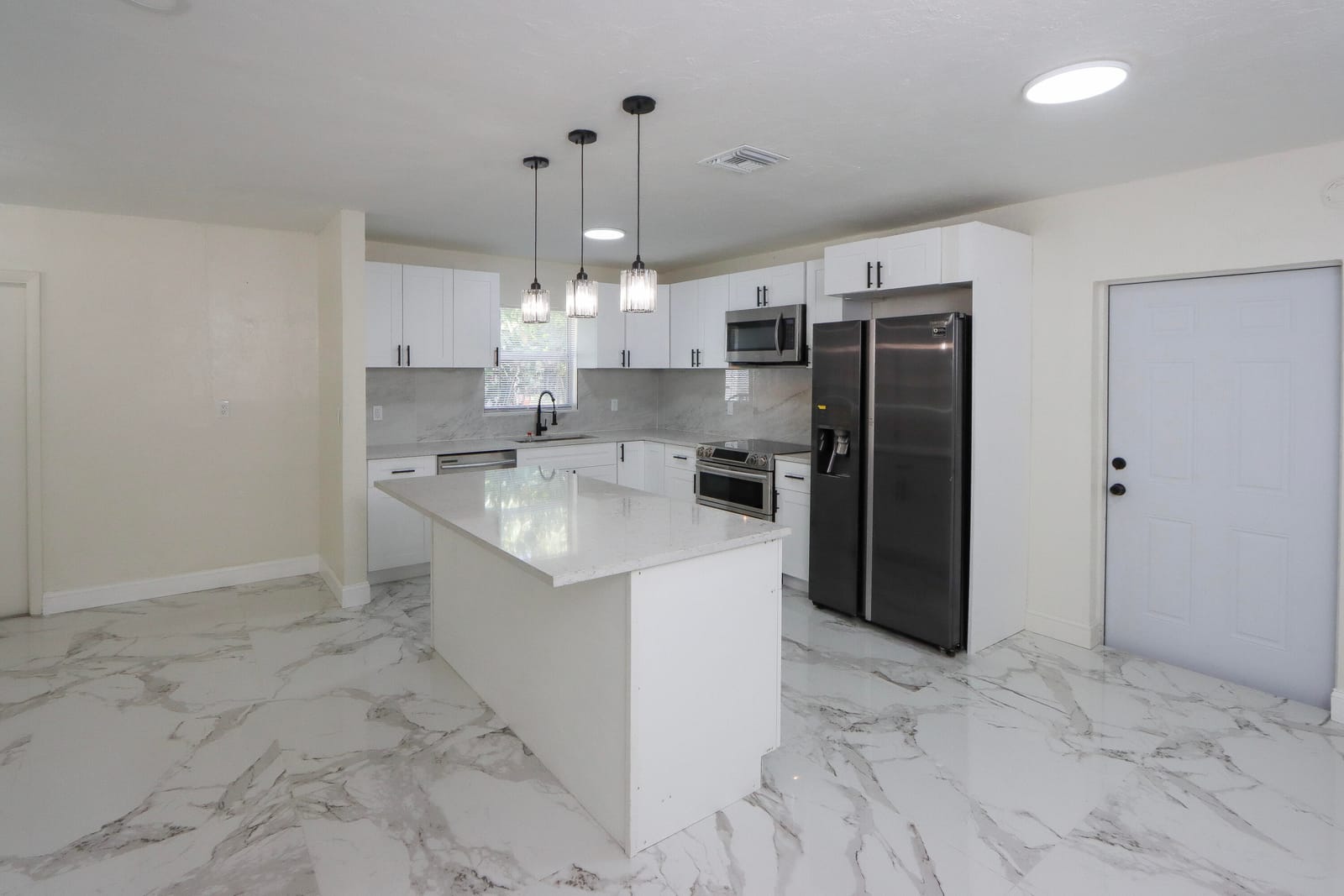 1830 NE 2ND Lane NE, Boynton Beach, FL 33435 photo 3