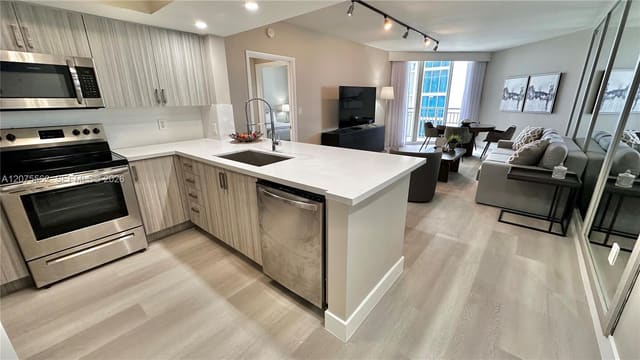 17375 Collins Avenue 2003, Ocean Point Beach Club, Sunny Isles Beach, FL