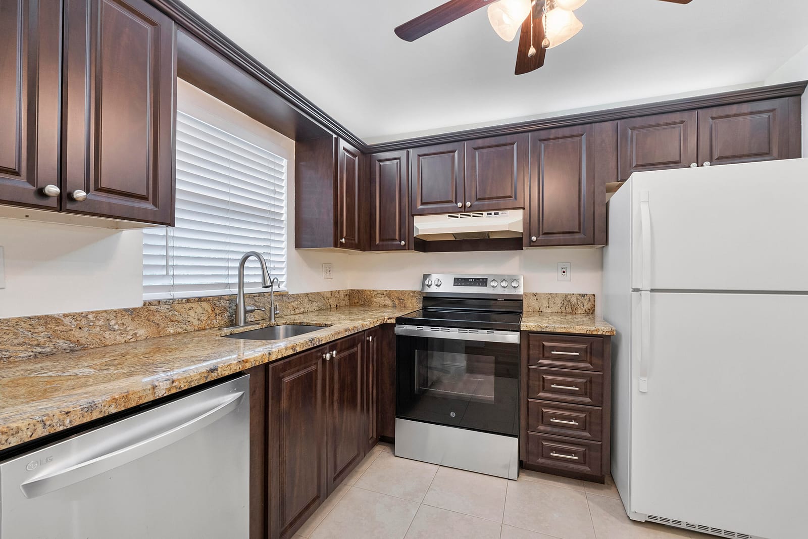 10444 NW 30TH Court 307 — photo 4