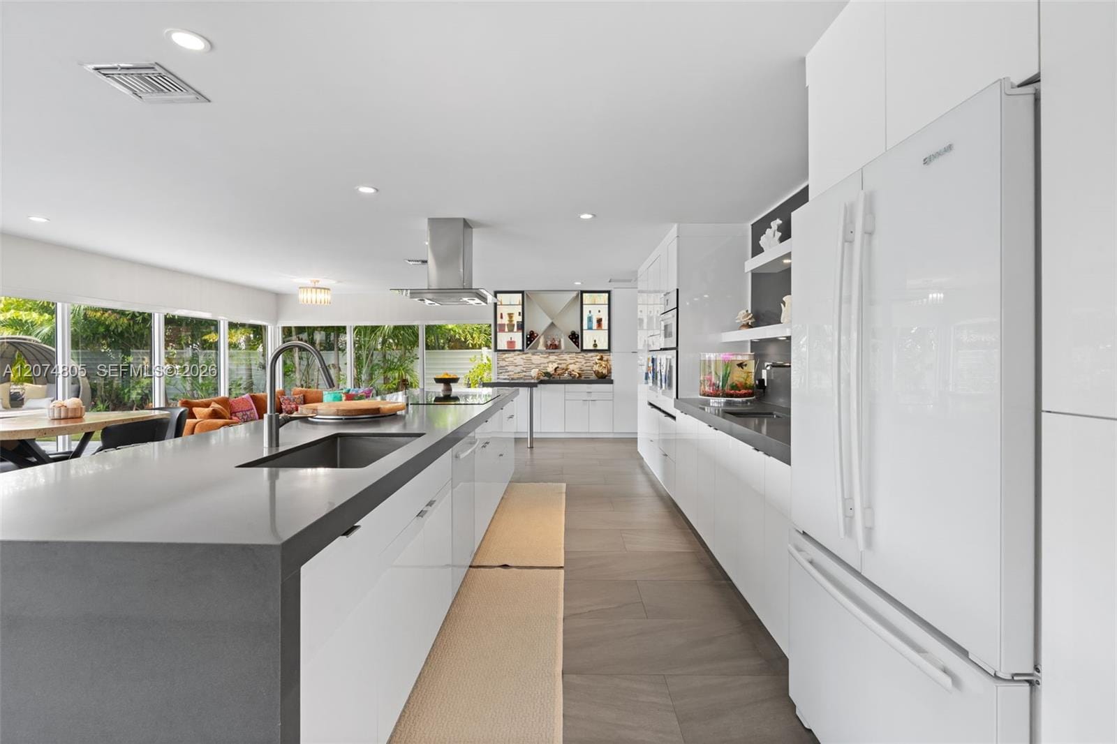 2812 NE 28th Street — photo 11
