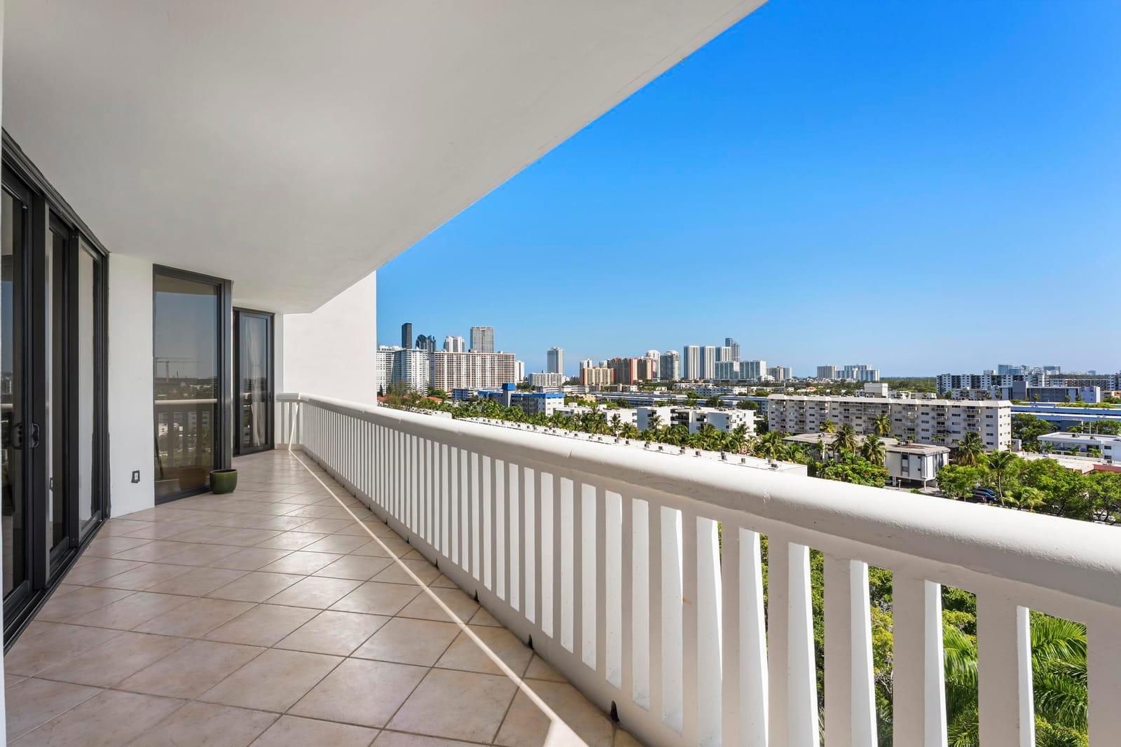 2000 ISLAND Boulevard 903, Aventura, FL 33160 photo 17
