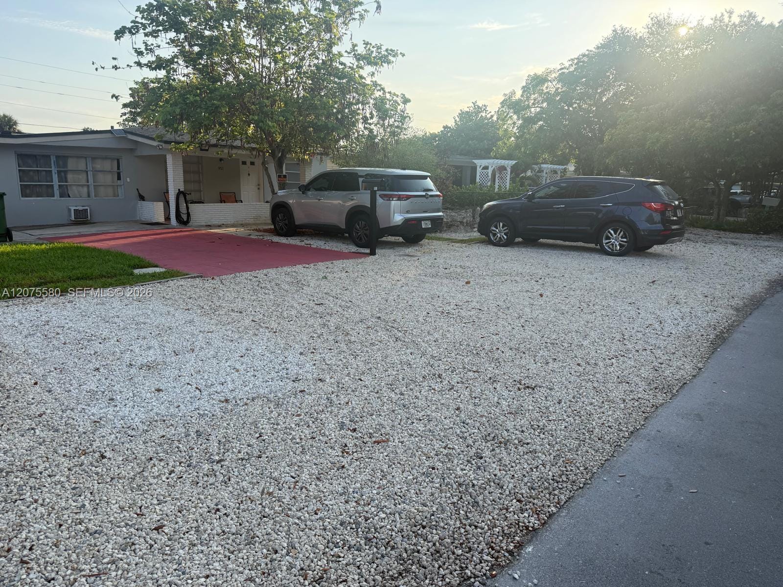 951 SW 29th Street — photo 3
