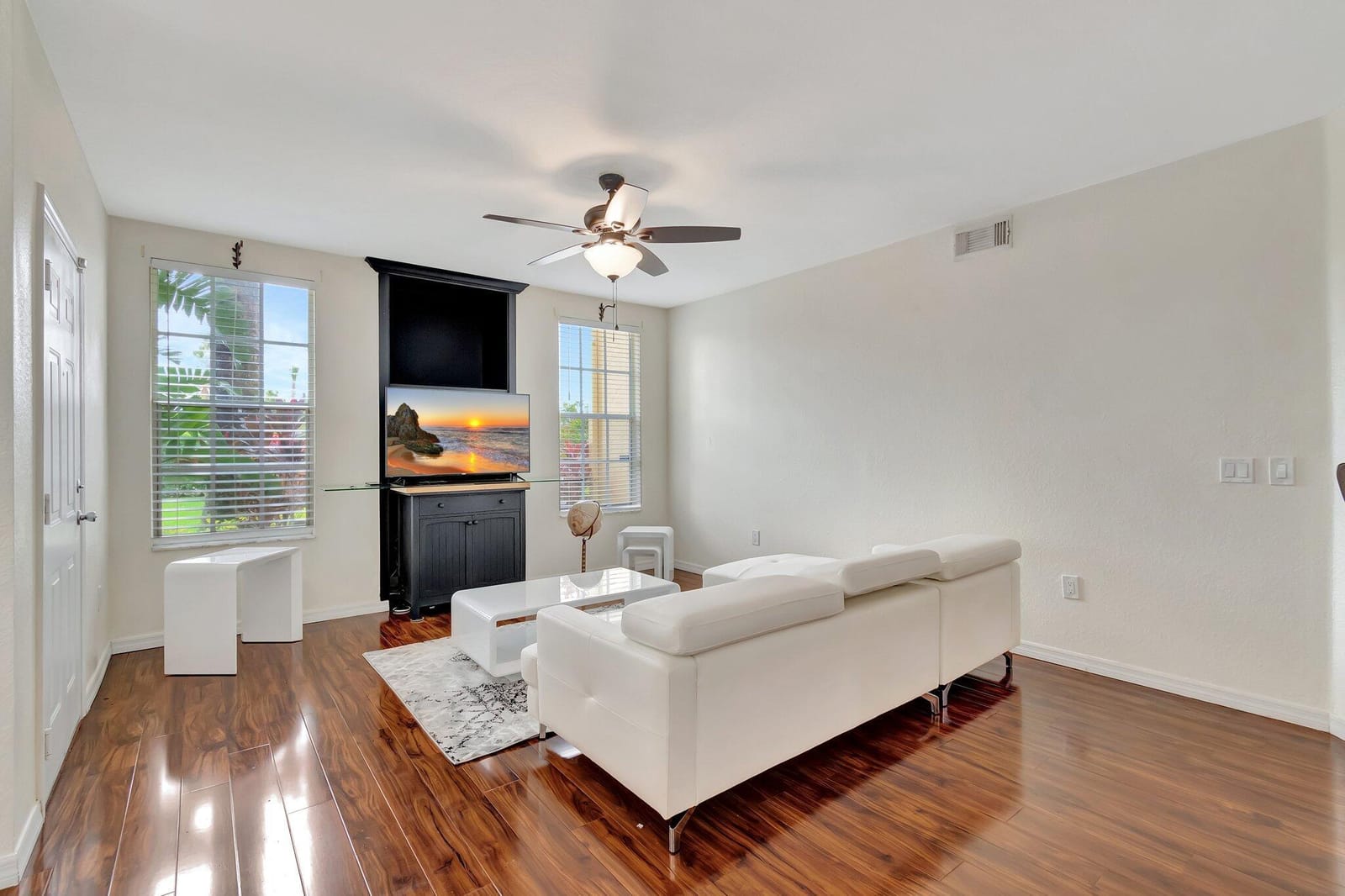 1207 BELMONT Place — photo 9