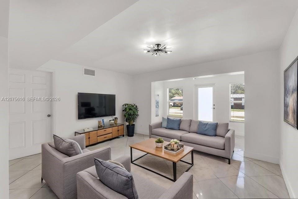 2539 Coolidge Street — photo 2