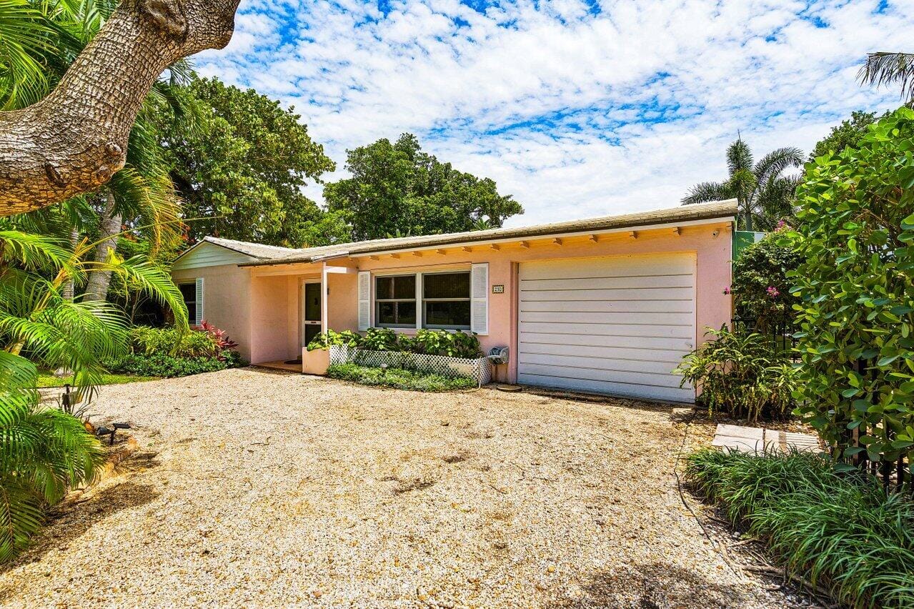 210 Debra Lane, Palm Beach, FL 33480 photo 3