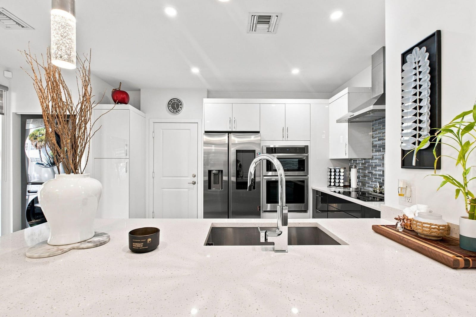 1090 SE 3RD Street 1090 — photo 7