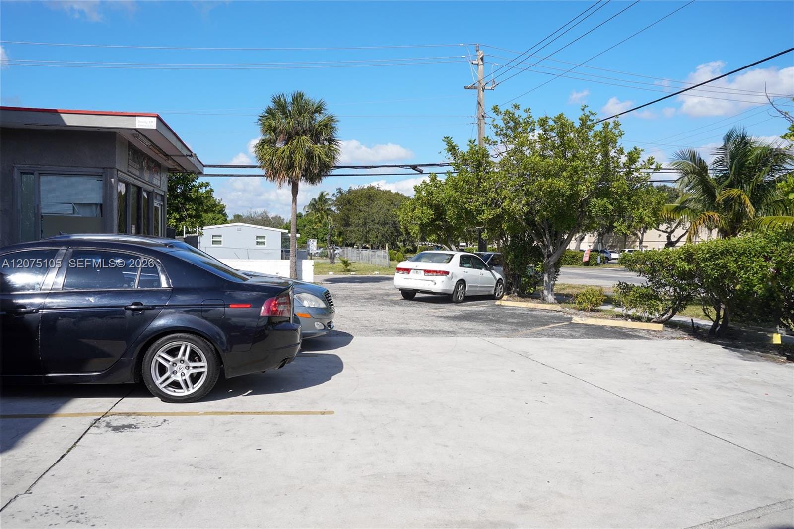 1001-1011 W Sunrise Boulevard — photo 9