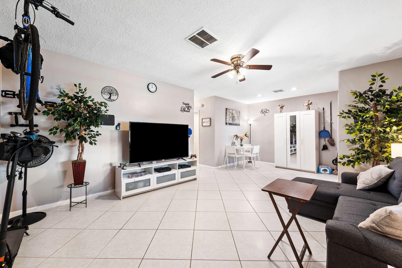 2100 NE 38TH Street 205, Lighthouse Point, FL 33064