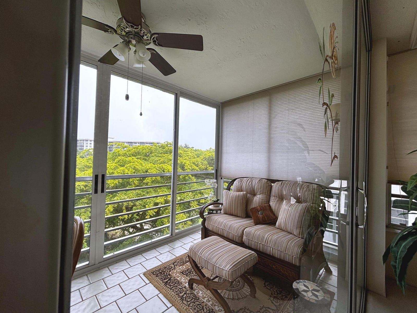 3930 OAKS CLUBHOUSE Drive 506, Pompano Beach, FL 33069 photo 13