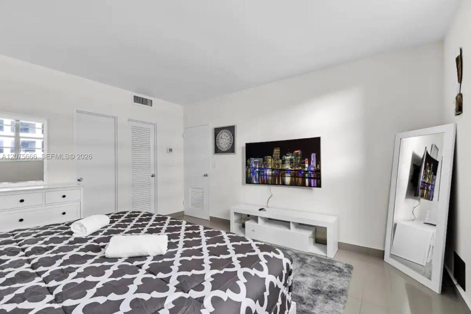 4001 S Ocean Drive 5J — photo 10