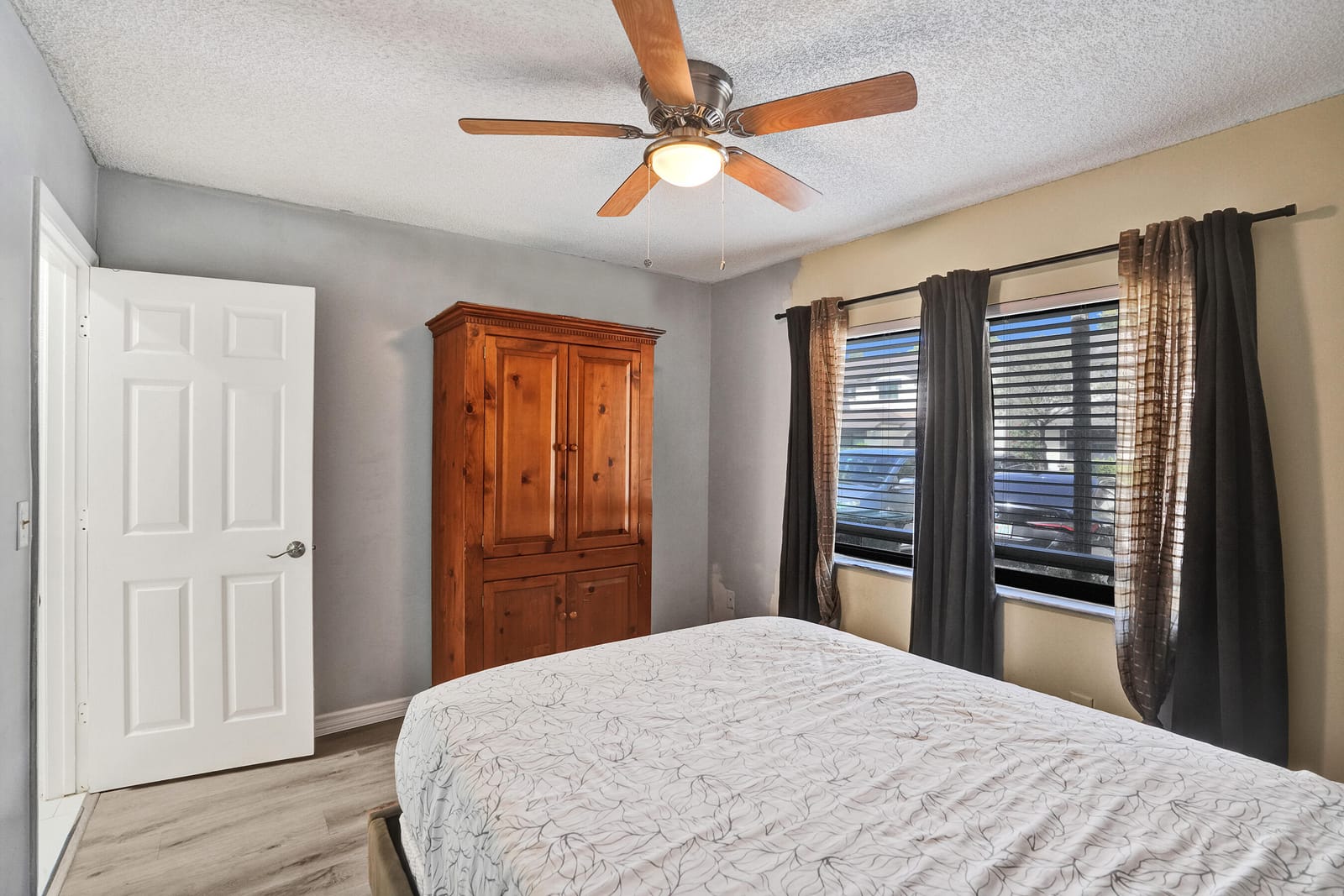 7387 NW 34th Street — photo 3