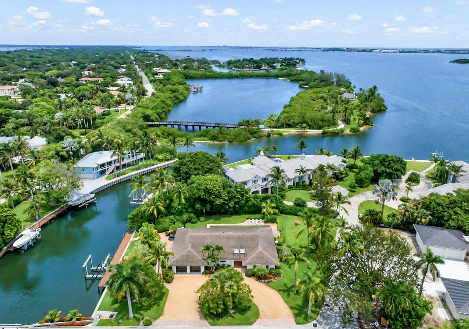 2 ISLAND Road, Sewalls Point, FL 34996