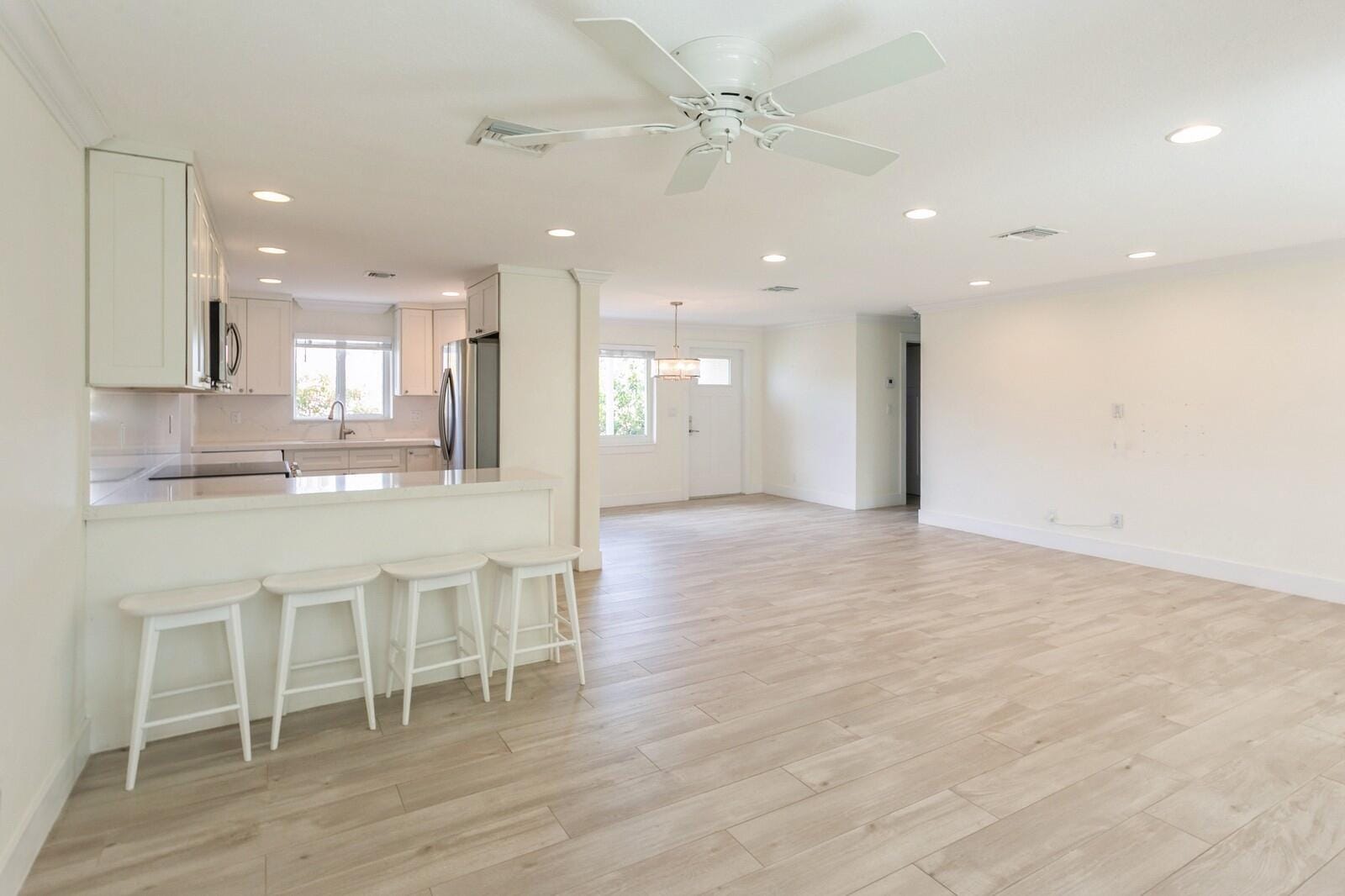 1615 Venus Avenue — photo 11