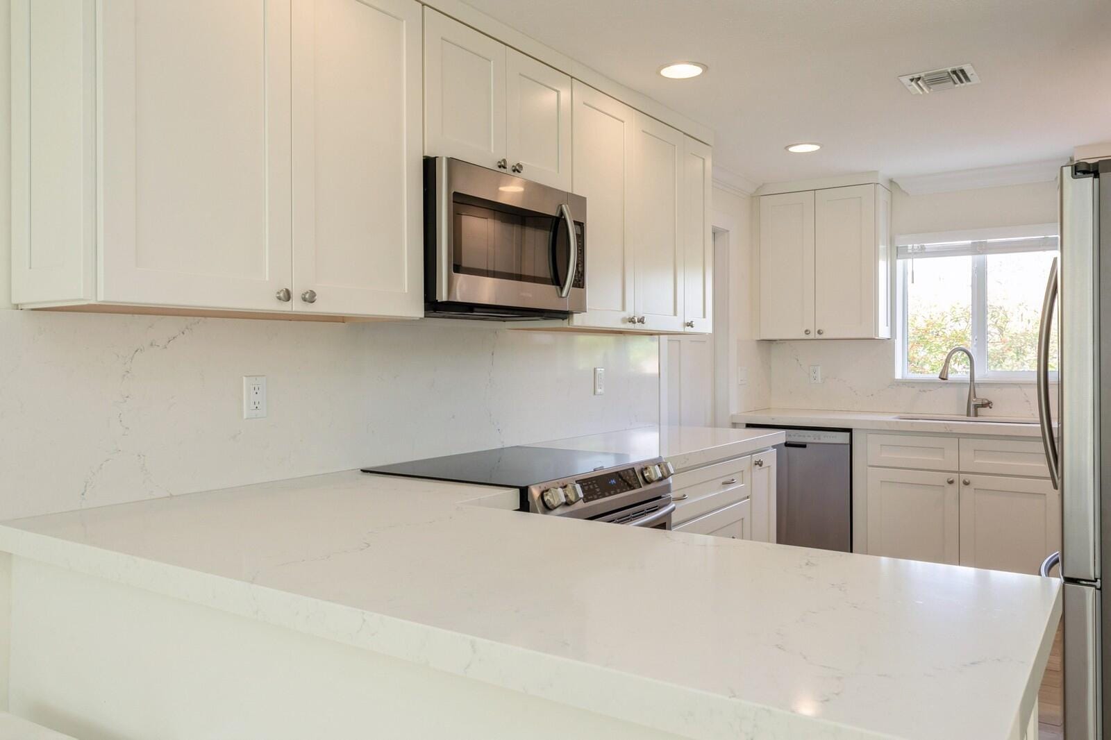 1615 Venus Avenue — photo 7