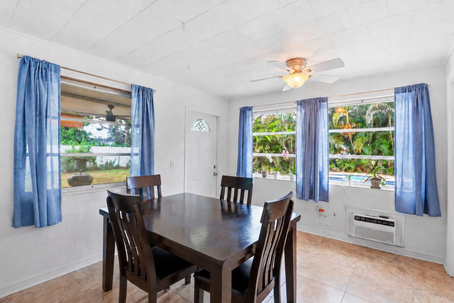 156 Granada Drive, Palm Springs, FL 33461 photo 9