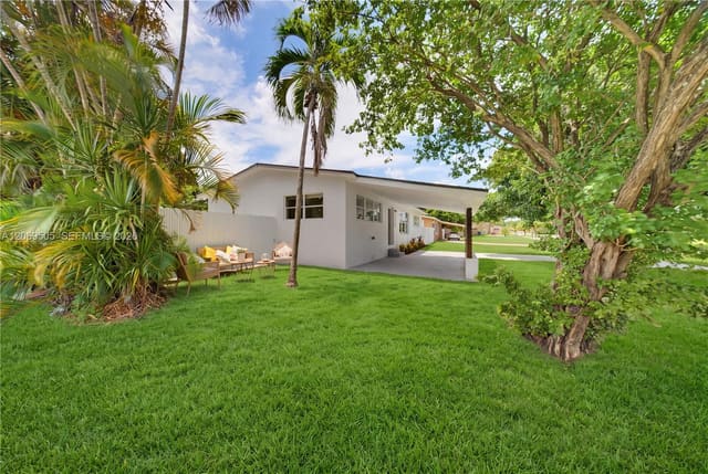 2200 NW 110th Street, Golf Park, Miami, FL