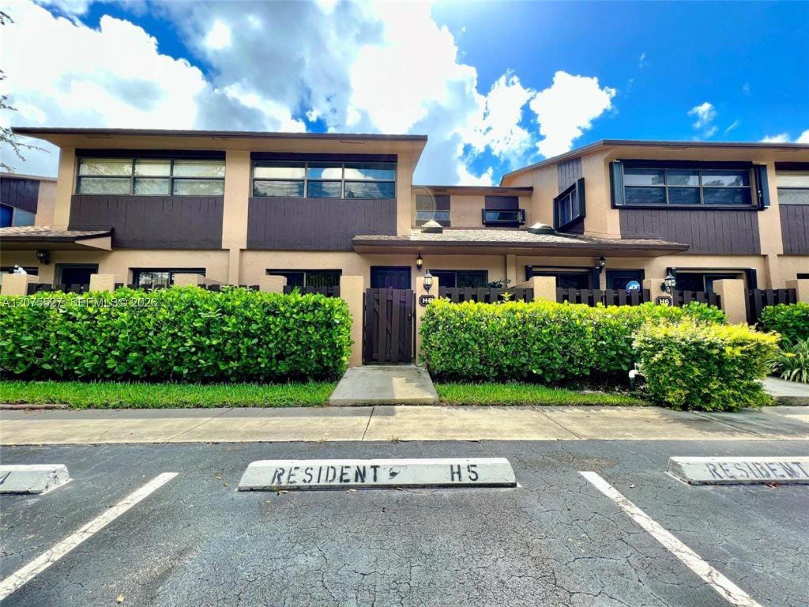 7750 NW 79th Avenue H5, Tamarac, FL 33321 photo 2