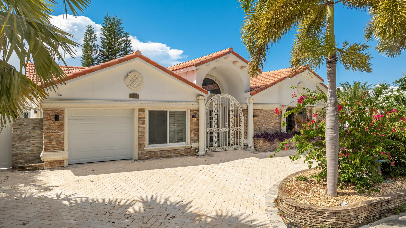 2557 SW 14TH Court — photo 3