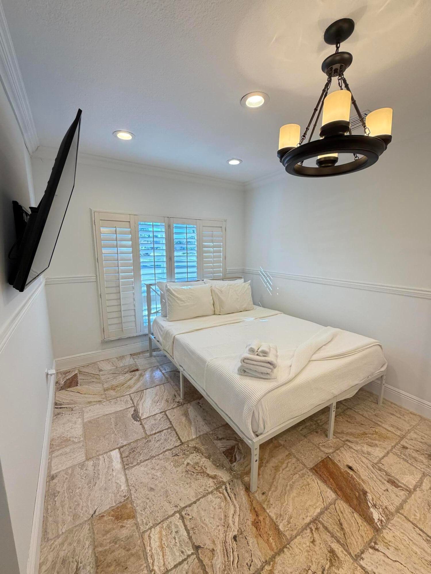 2557 SW 14TH Court — photo 6