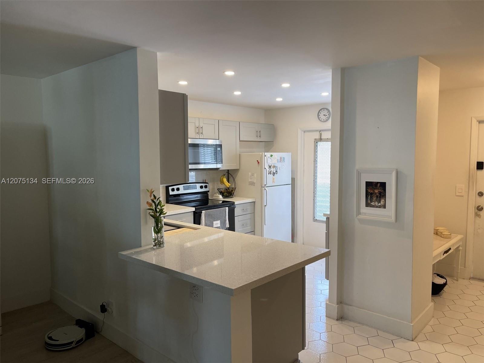 1000 NE 14th Avenue 211 — photo 3