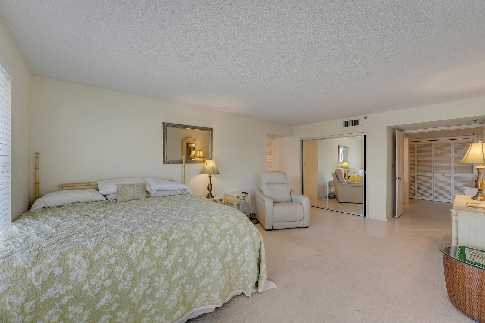 372 Golfview Road 403, North Palm Beach, FL 33408 photo 24