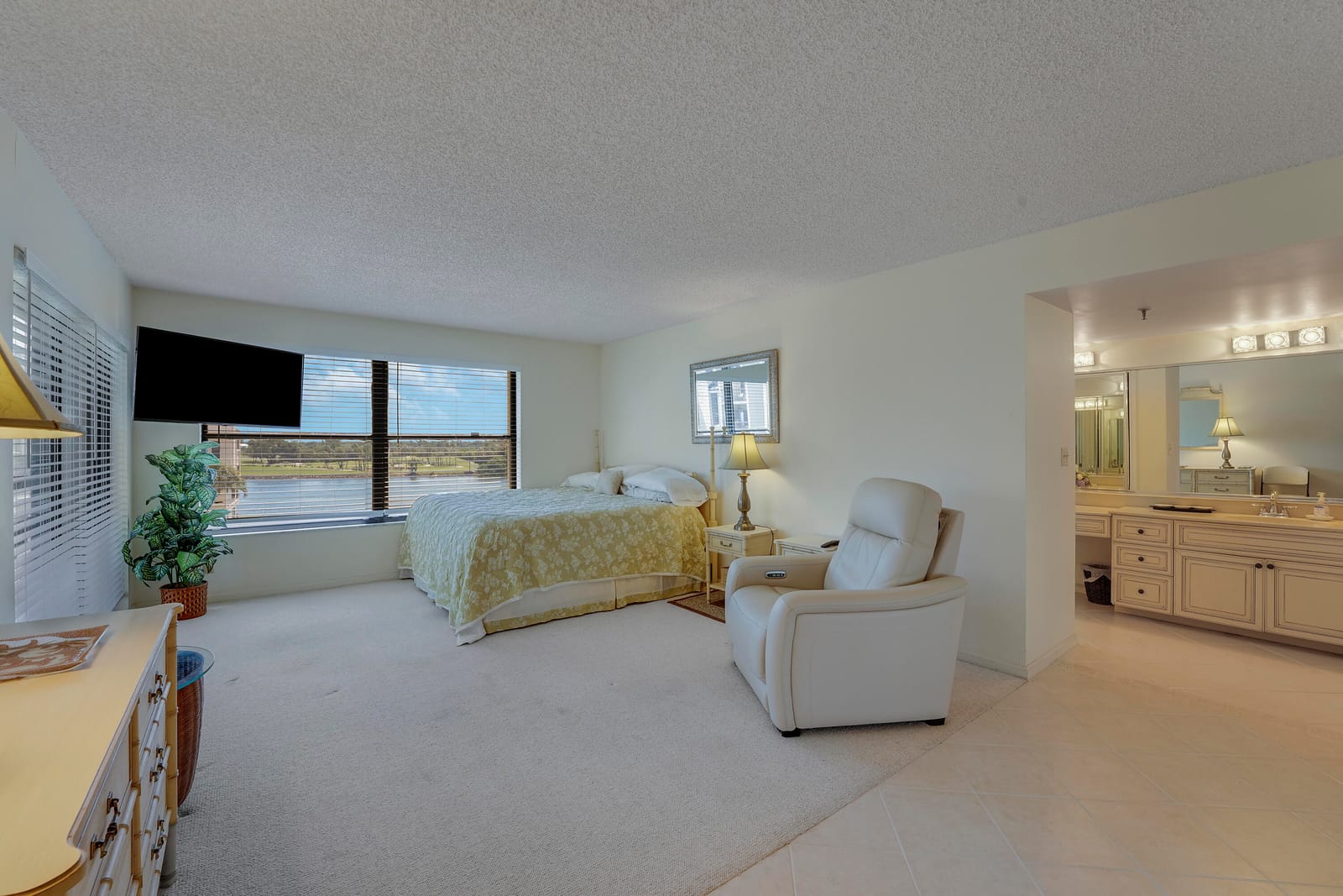 372 Golfview Road 403 — photo 6