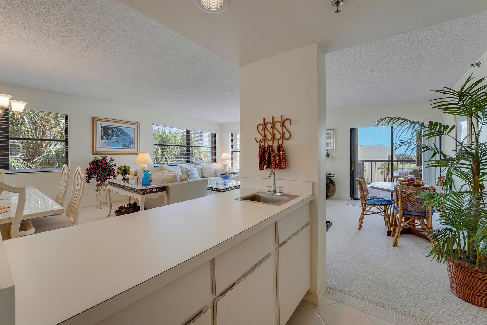 372 Golfview Road 403 — photo 9