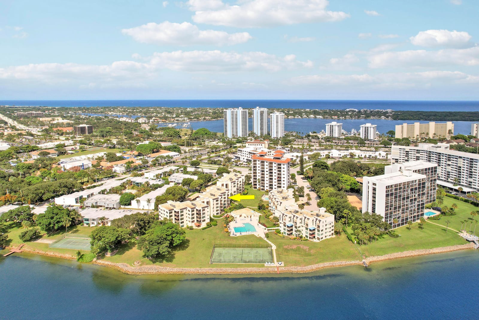 372 Golfview Road 403, North Palm Beach, FL 33408