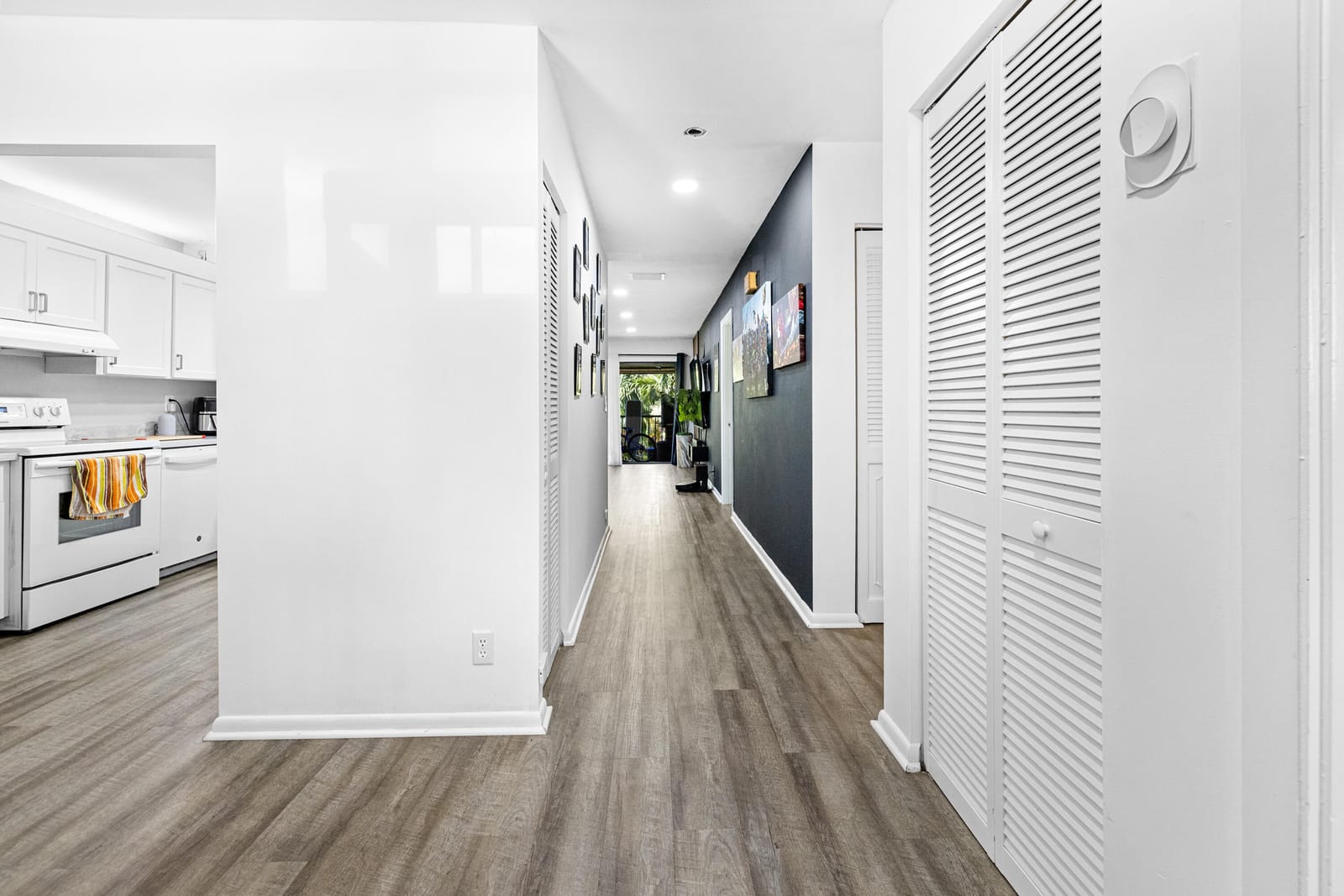 22415 SW 61ST Way 206 — photo 2