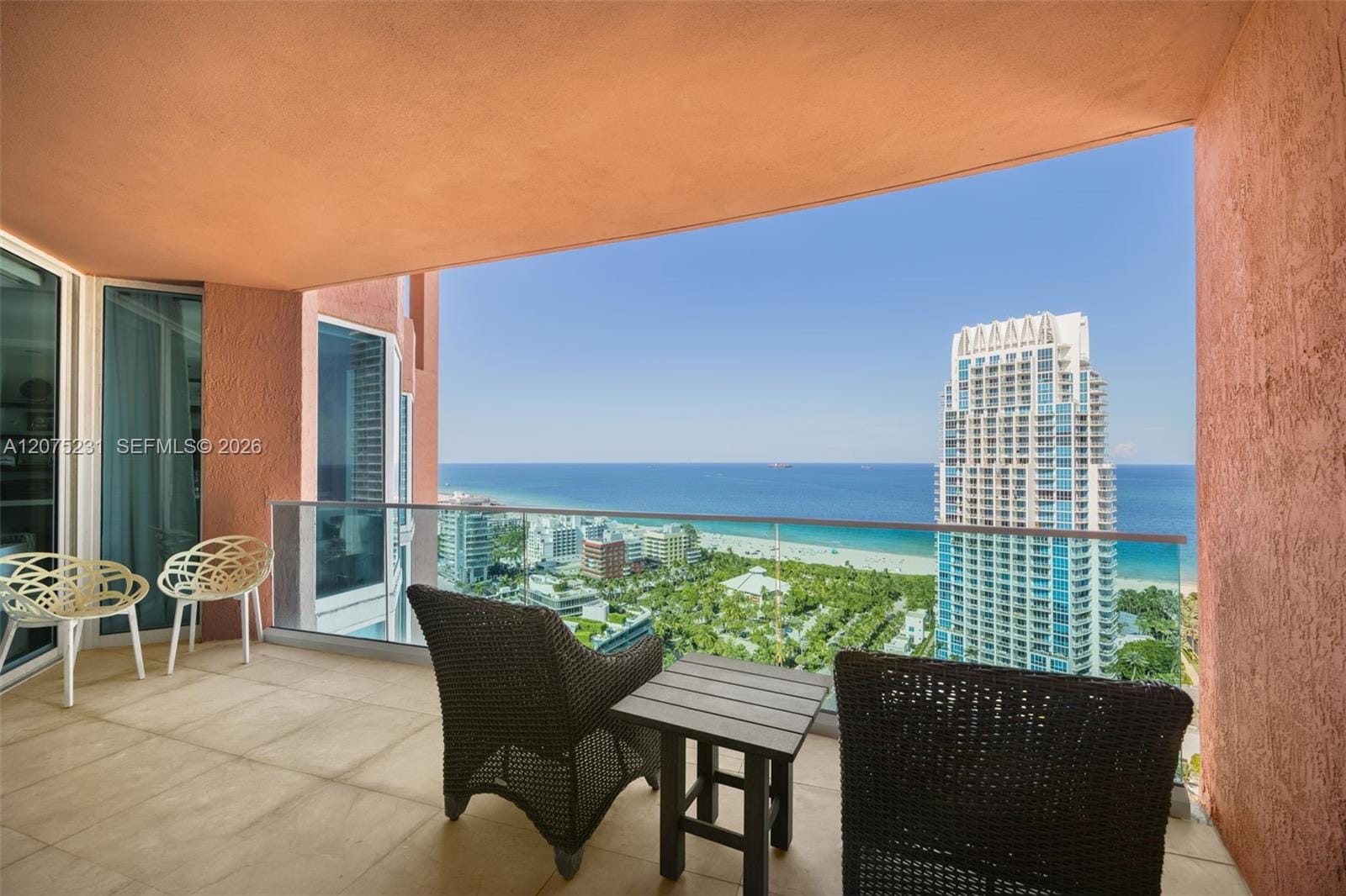 300 Pointe Drive 2806 — photo 3
