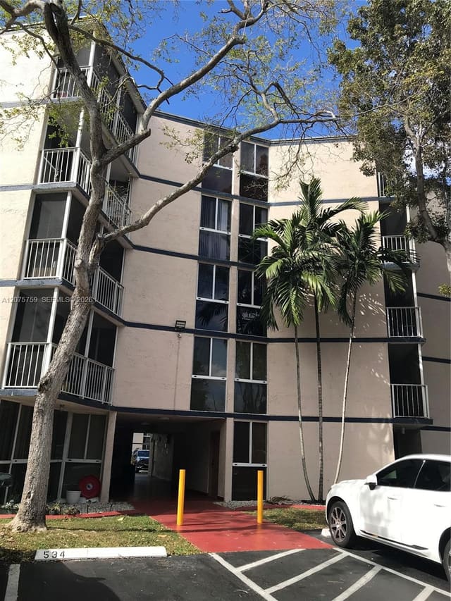 6955 NW 186th Street F310, Hialeah, FL 33015