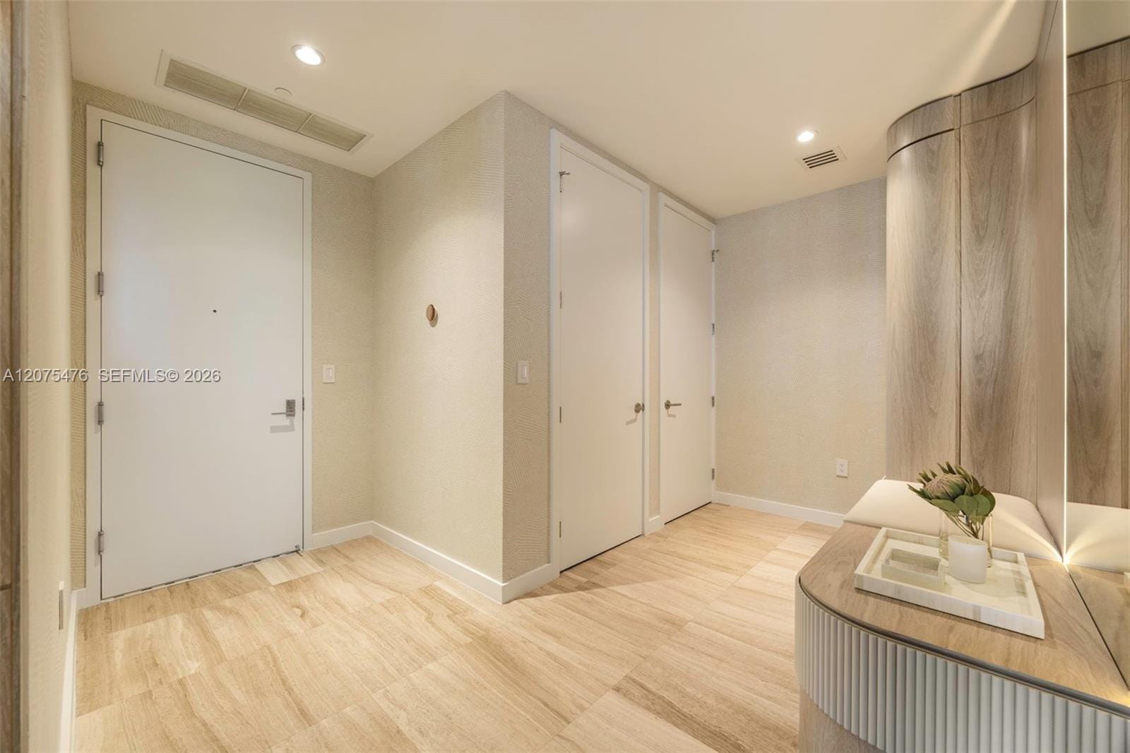 2831 S Bayshore Drive 804 — photo 3