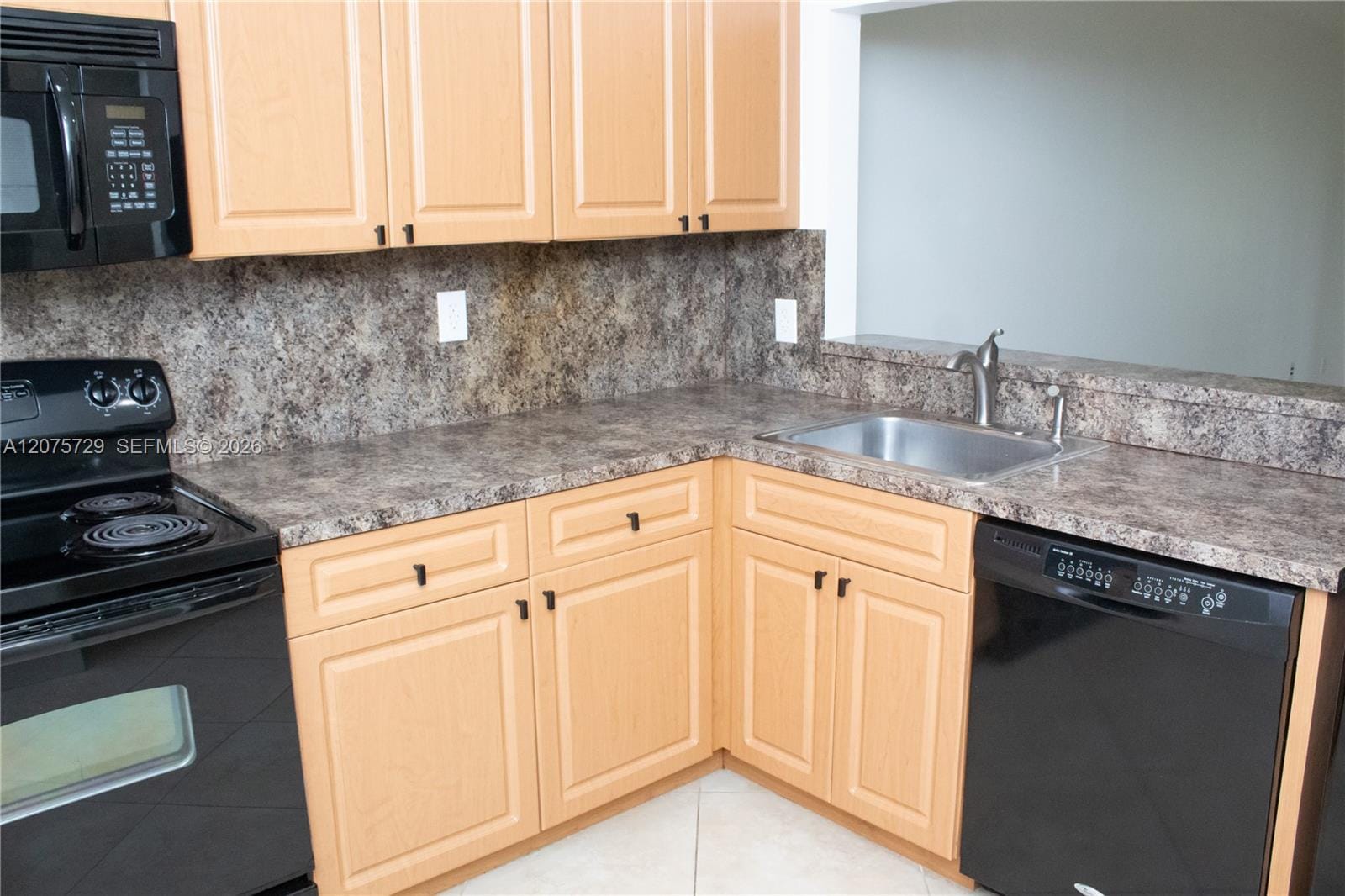 7860 Camino Real L-406, Miami, FL 33143 photo 5