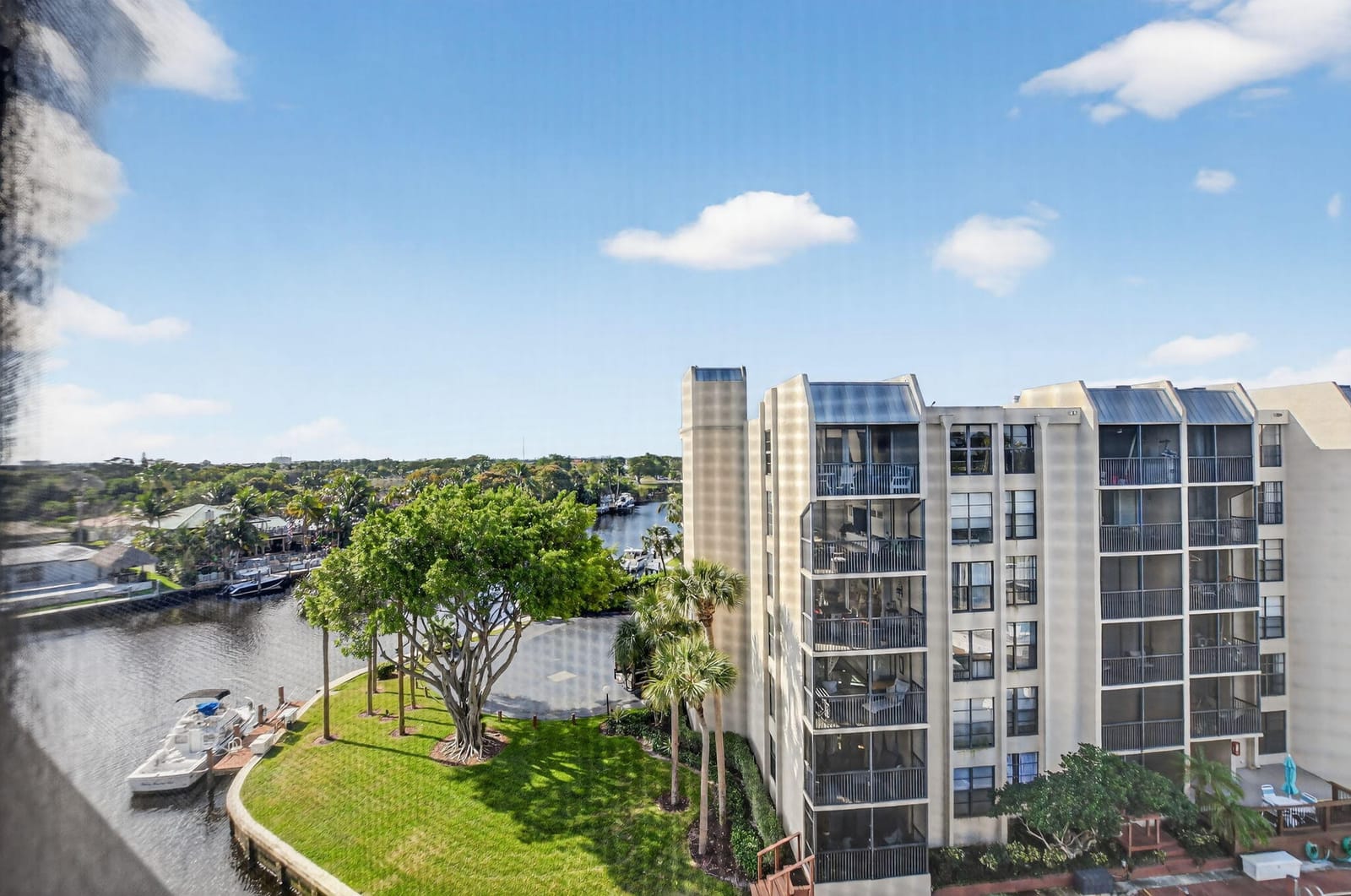 20 Royal Palm Way 602 — photo 2