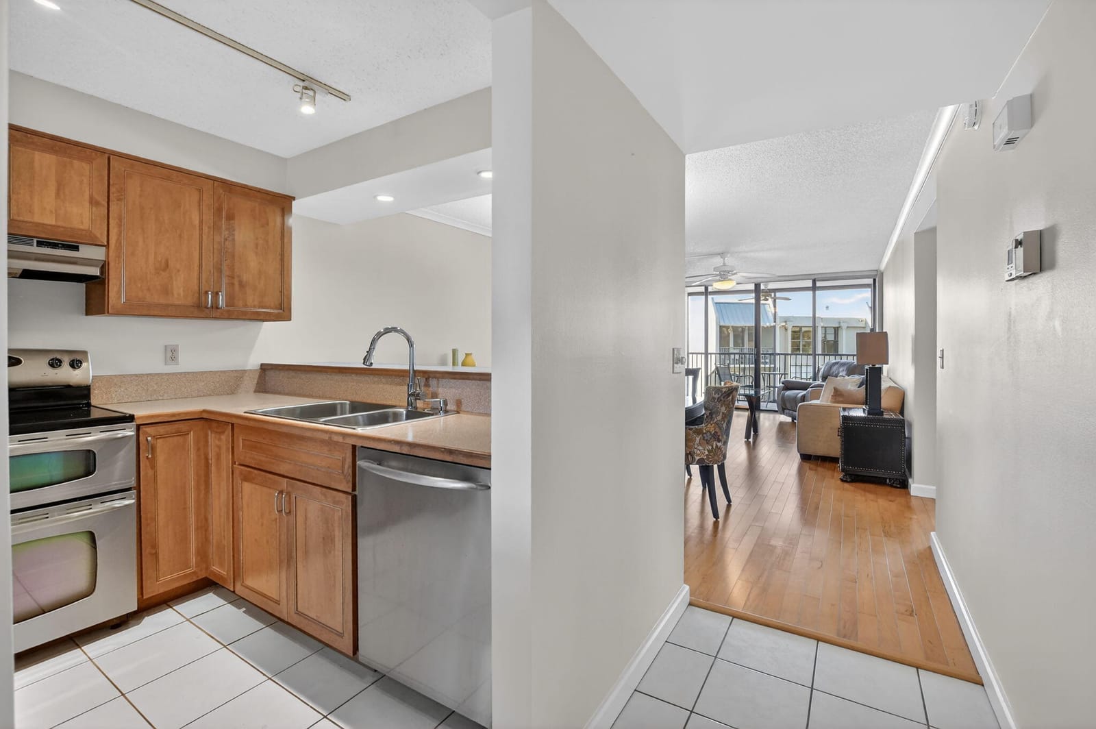 20 Royal Palm Way 602 — photo 7