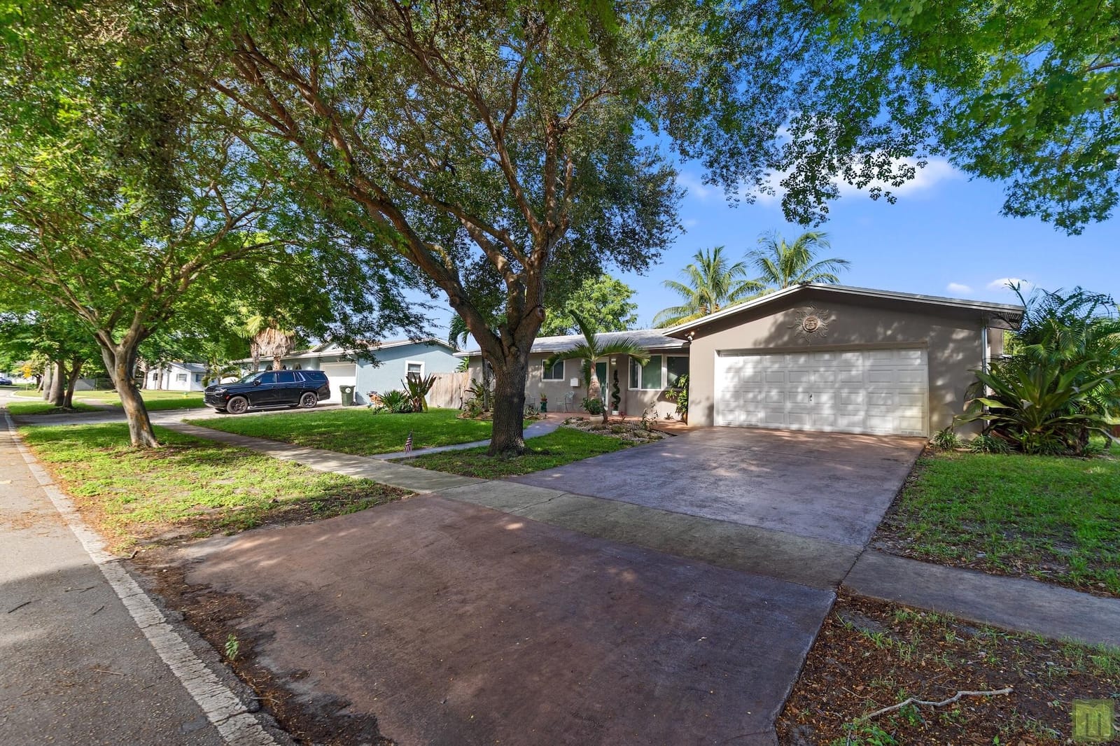 291 Lake Drive — photo 3